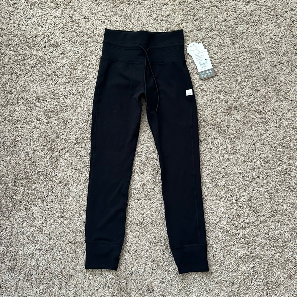 Vuori XS Daily Legging Short (no pockets)